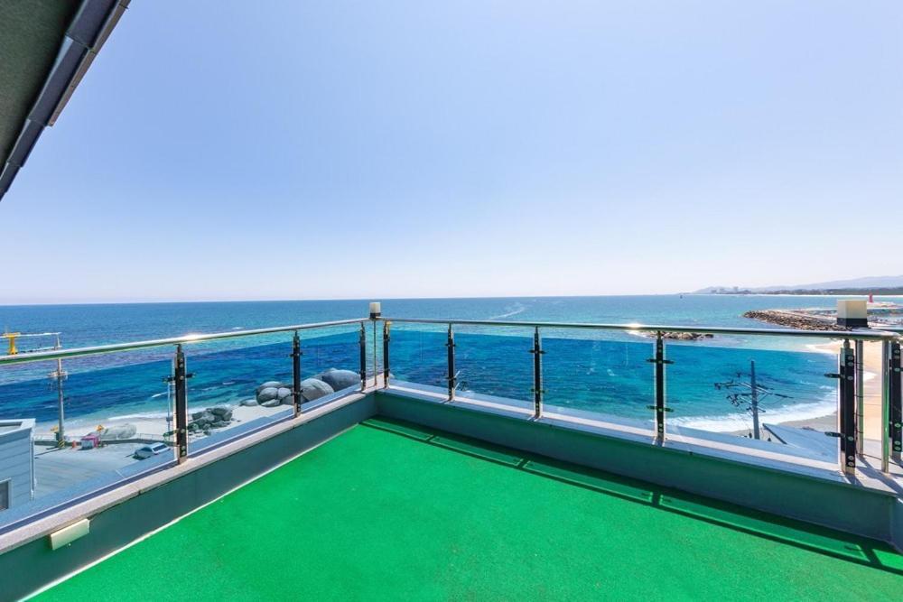 Gangneung Blanc Beach Pension Exterior photo