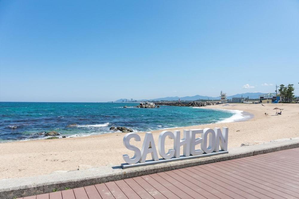 Gangneung Blanc Beach Pension Hotel Exterior photo