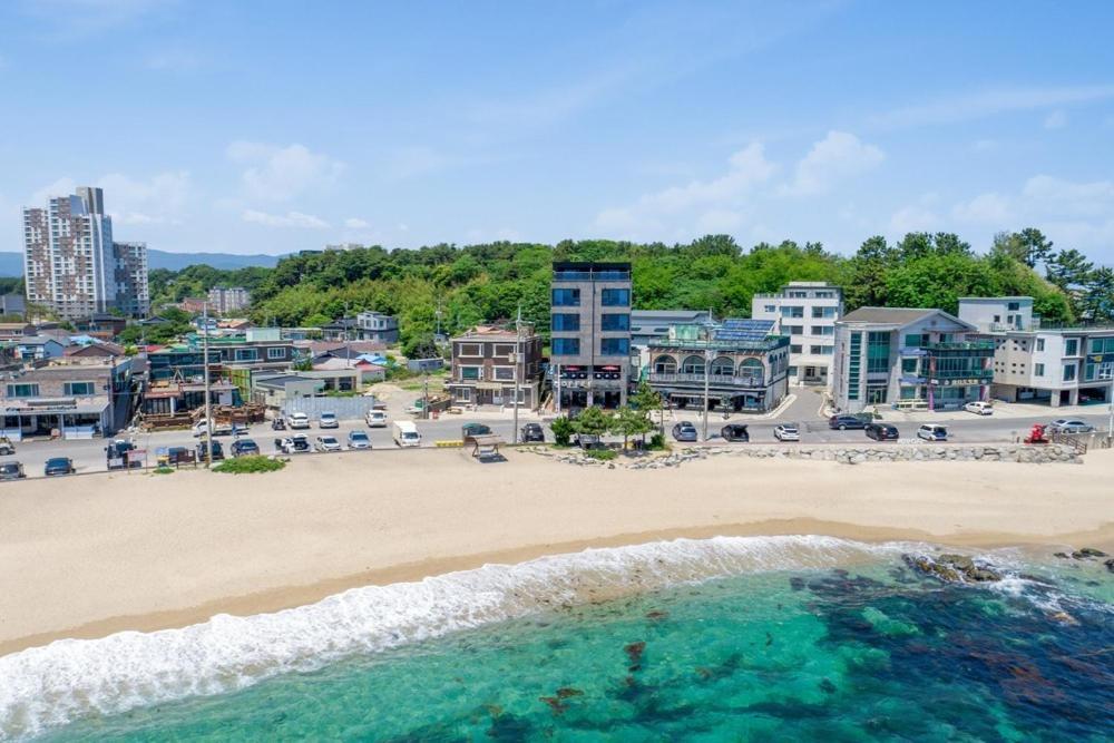 Gangneung Blanc Beach Pension Hotel Exterior photo